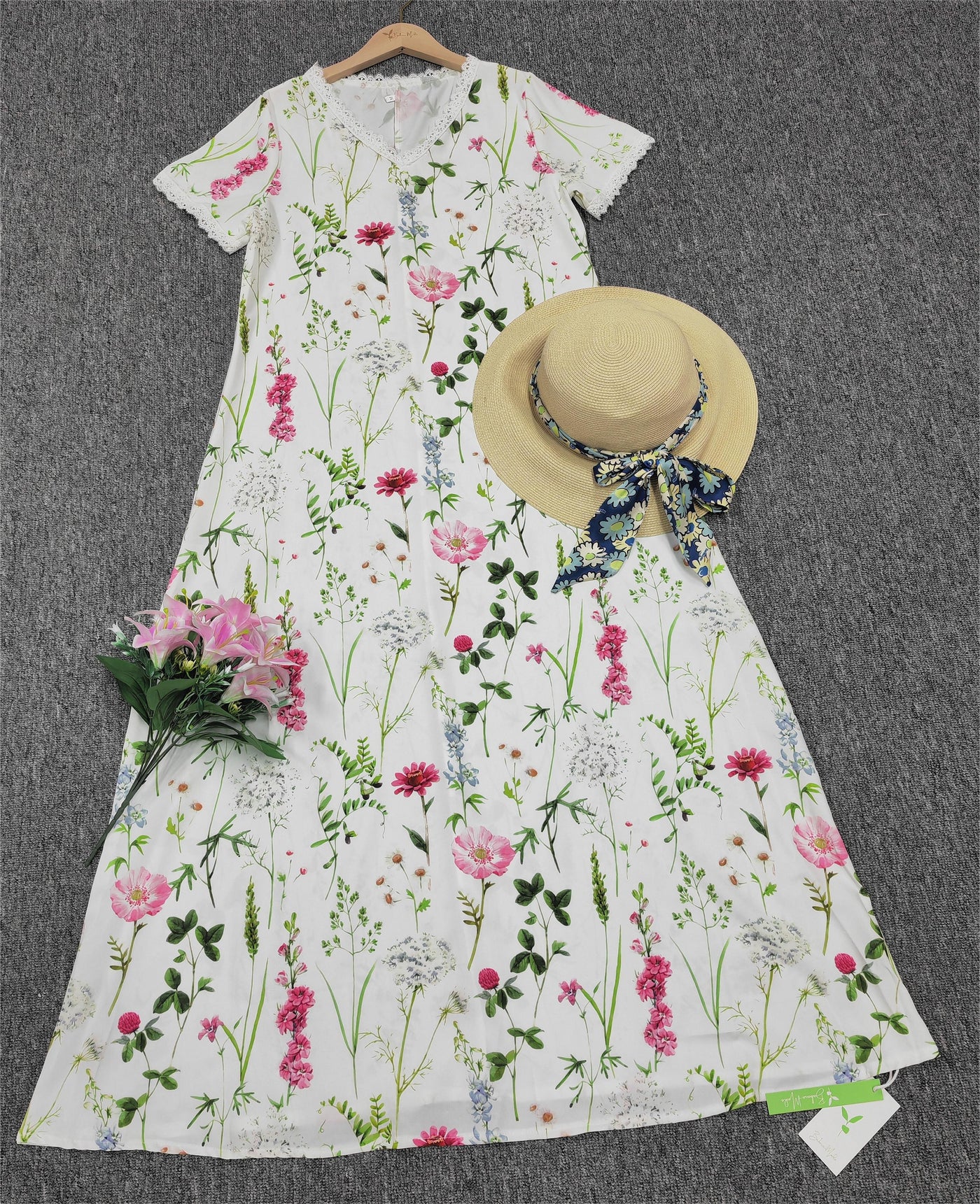 SpringStil® - Garden Print V-Ausschnitt Weißes Maxi-Sommerkleid